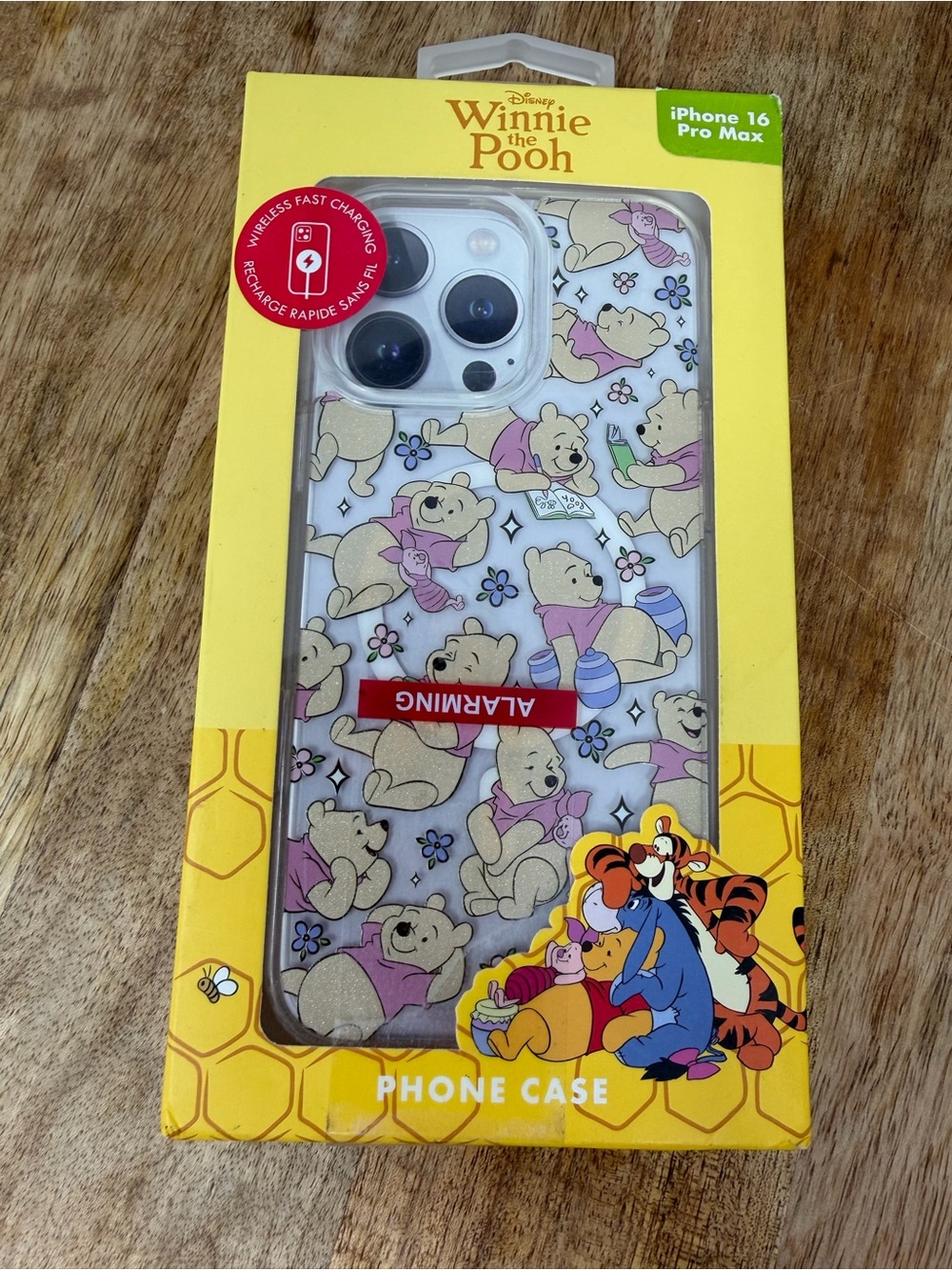 Disney Winnie the Pooh Love Hearts Valentin iPhone 16 Pro Max Case MagSafe